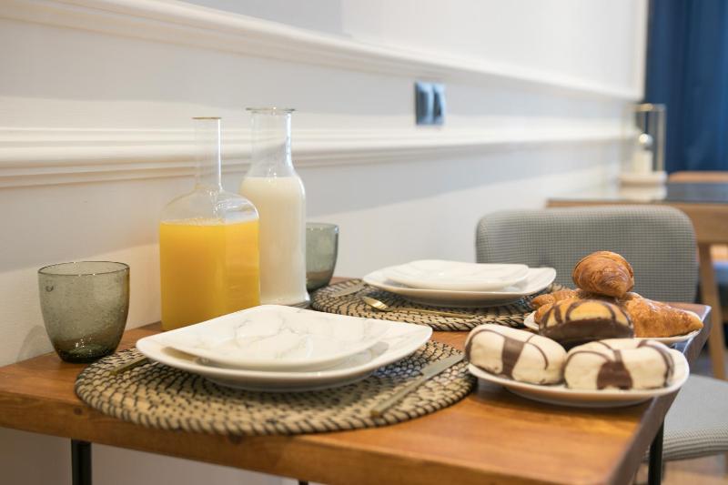 Studio Apartment image 2