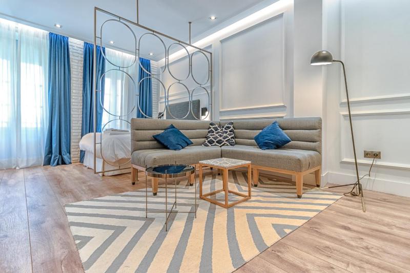 Studio Apartment image 2