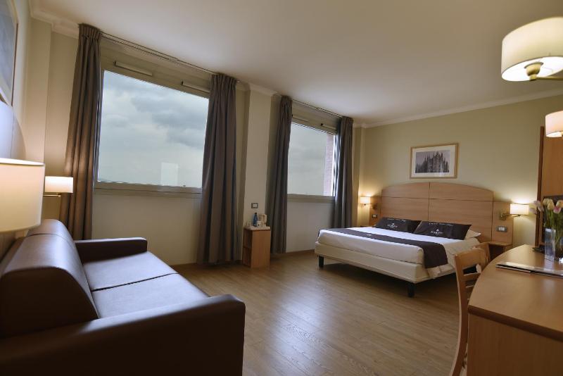 Triple Room (1 Double Bed + 1 Single Bed) image 1