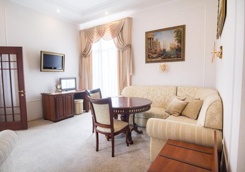 Two Room Suite with Terrace and Sea View image 1