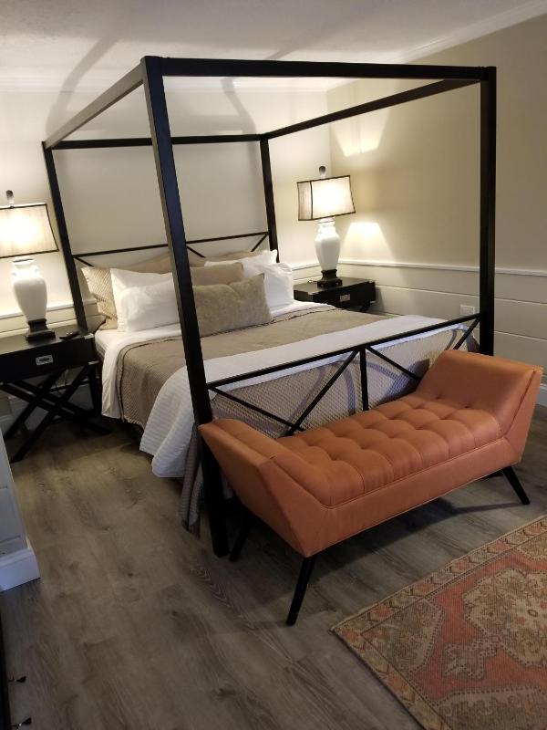 Queen Room image 4