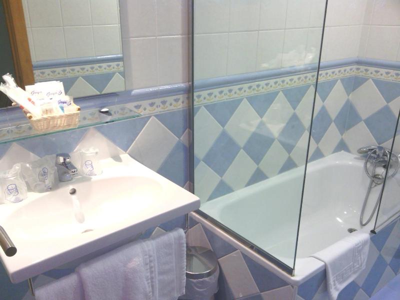 Triple Room image 3