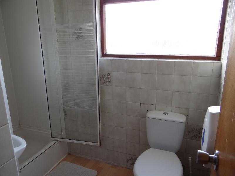 Triple Room with Shared Bathroom image 2