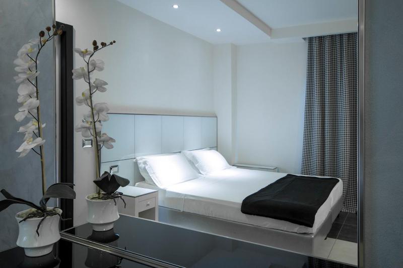 Atmosphere Suite Hotel - image 12