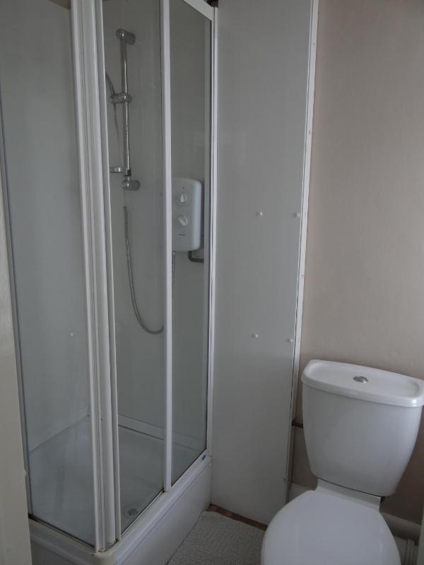 Triple Room with Shared Bathroom image 4