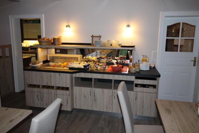 Double Room image 3