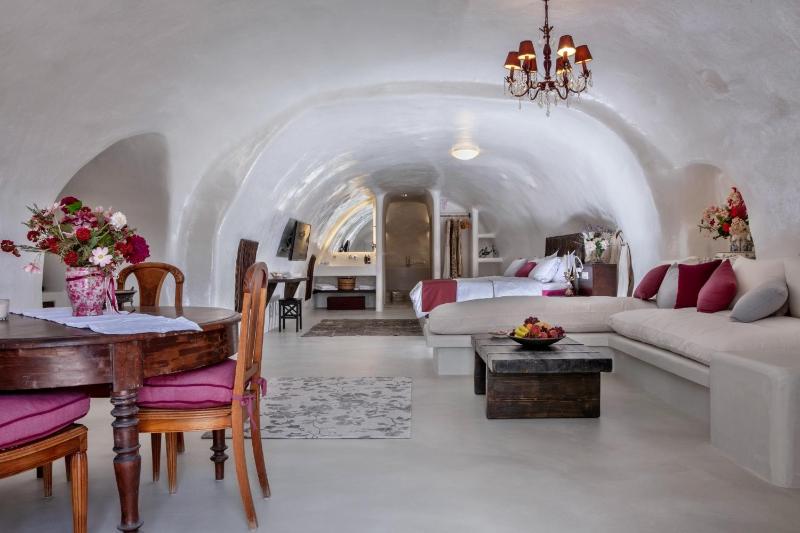 Honeymoon Suite with Private Pool image 4