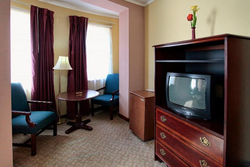 Quadruple Room image 2
