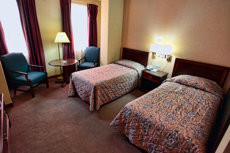 Quadruple Room image 3