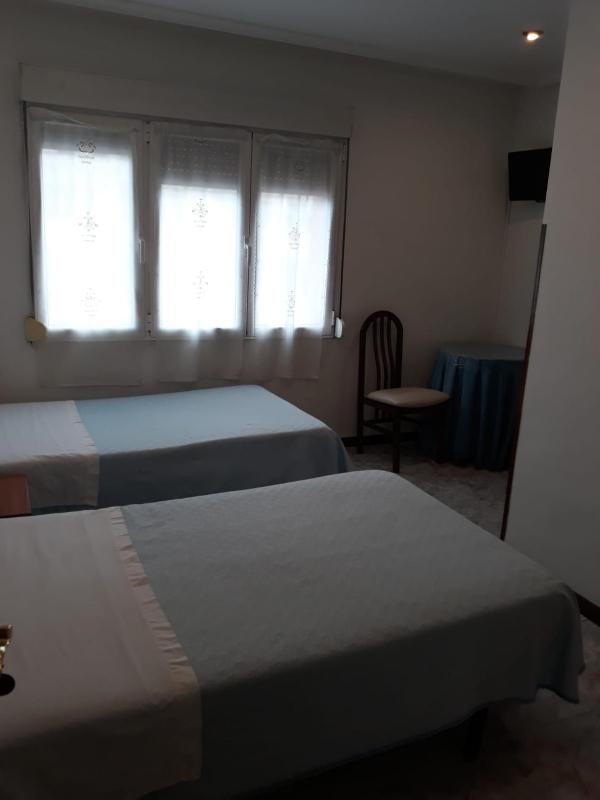 Hostal González - image 2