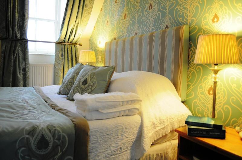 Superior Double Room with Sea View image 3