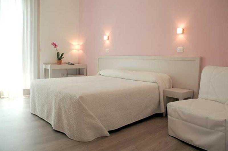 Comfort Double or Twin Room with Balcony image 3