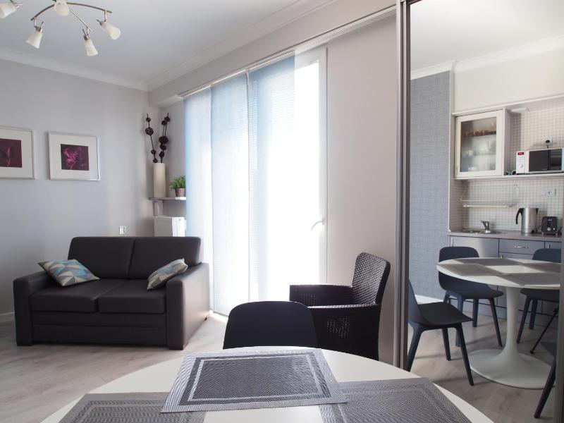 One-Bedroom Apartment with Balcony - 10 Heweliusza Street image 1