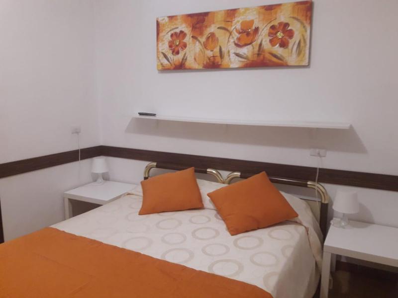 Large Double Room image 3