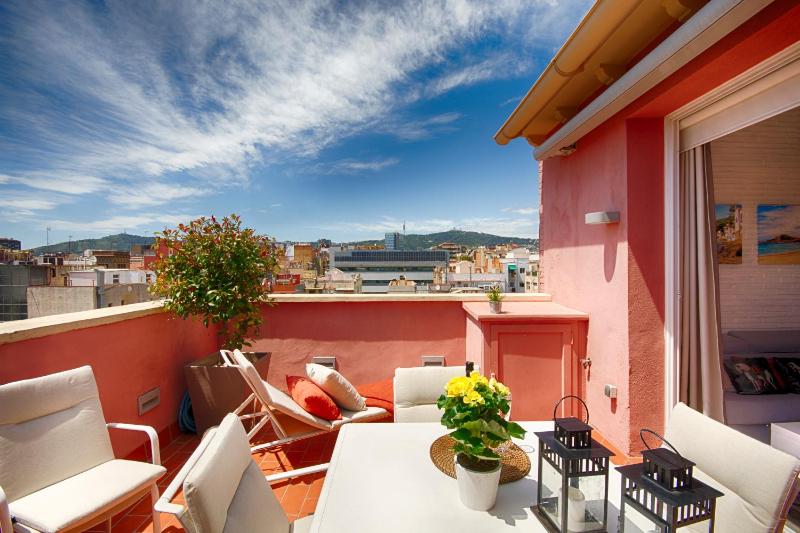 Three-Bedroom Apartment with Terrace image 3