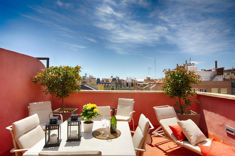 Three-Bedroom Apartment with Terrace image 4