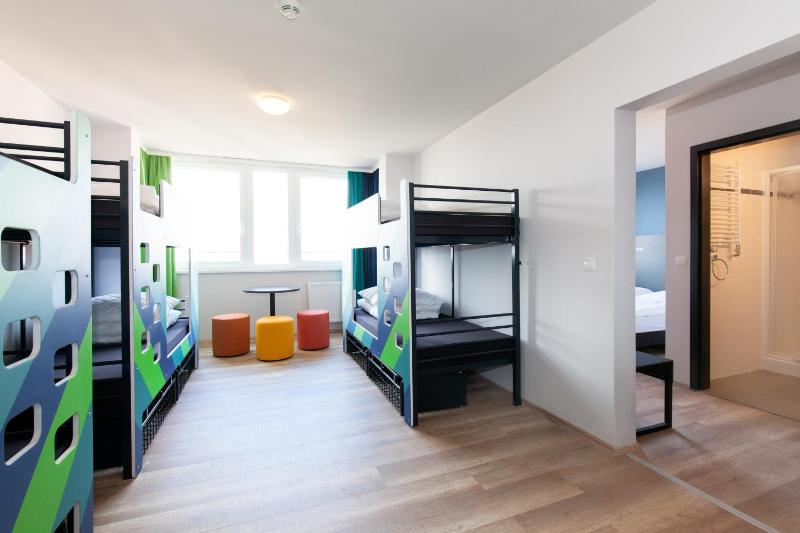 Six-Bed Room image 1