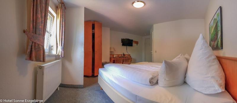 Double Room image 4