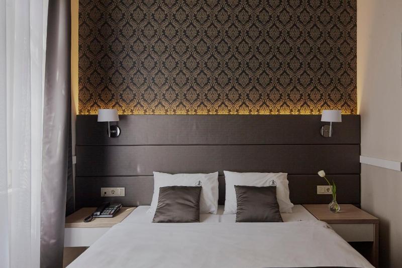 Standard Double or Twin Room image 2