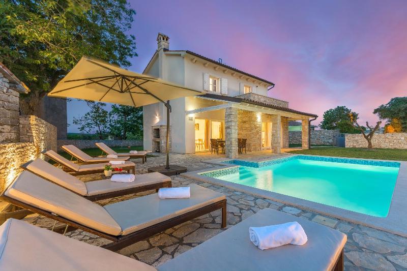 Deluxe Three-Bedroom Villa with Private Pool  image 1