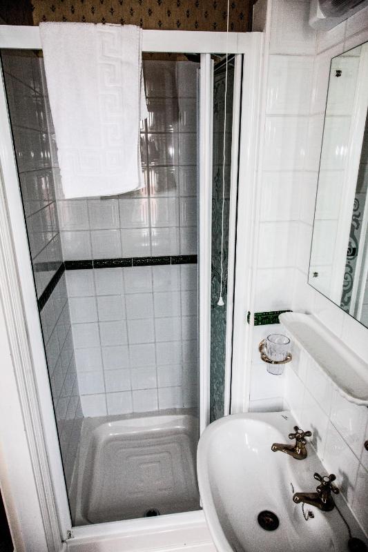 Double Room image 2