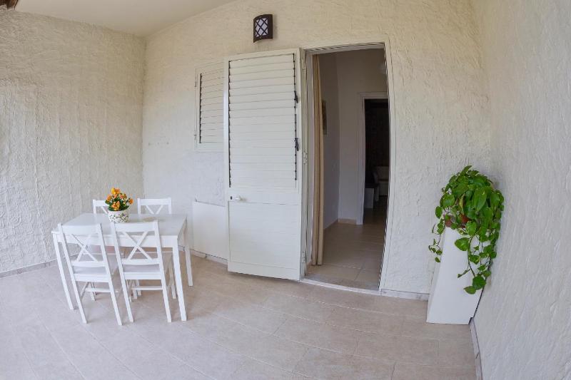 One-Bedroom Apartment image 1