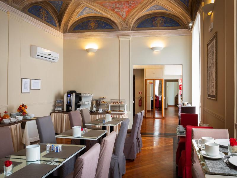 HNN Luxury Suites - image 26