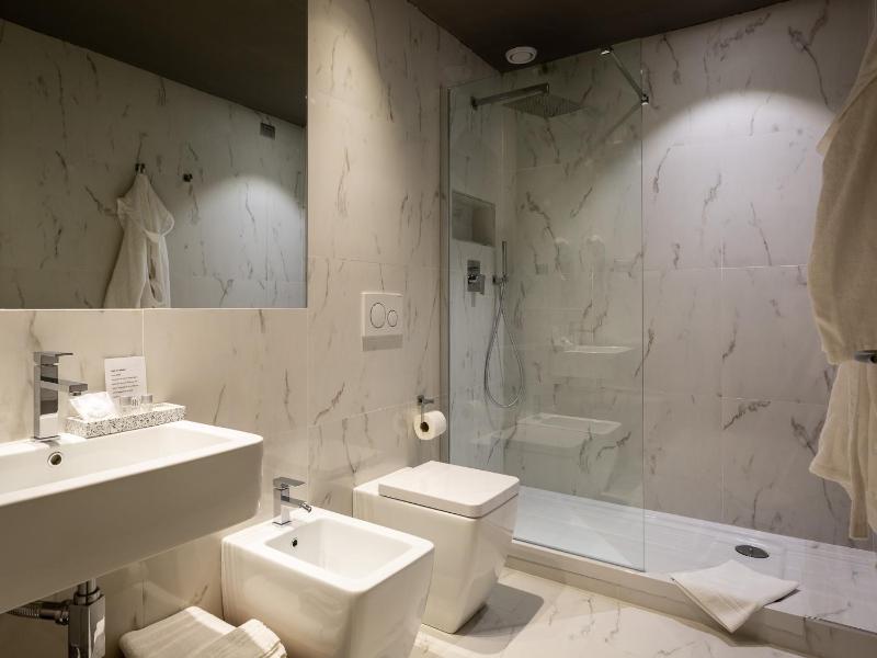 Junior Suite image 3