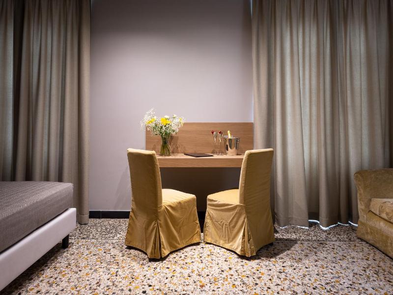 HNN Luxury Suites - image 27