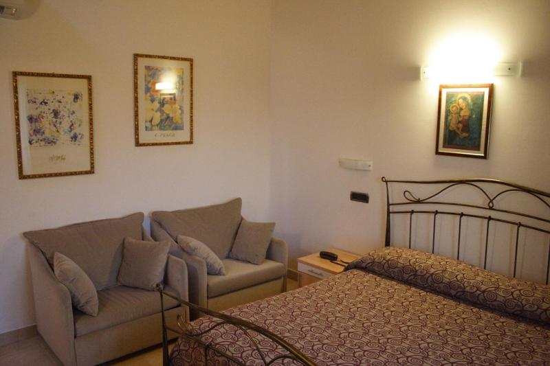 Triple Room image 2