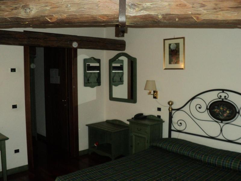 Family Room image 3