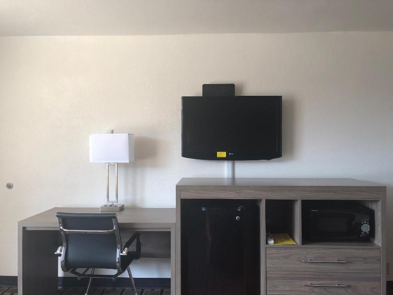 Deluxe King Room image 4