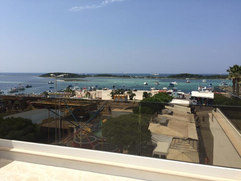 Deluxe Double Room with Side Sea View image 1