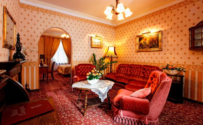 Suite with Spa Bath image 4