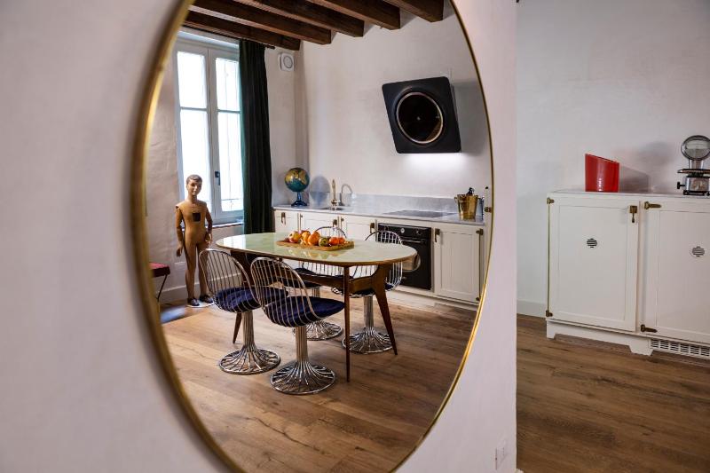 One-Bedroom Apartment image 4