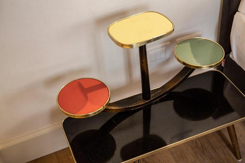 Superior One-Bedroom Apartment image 3