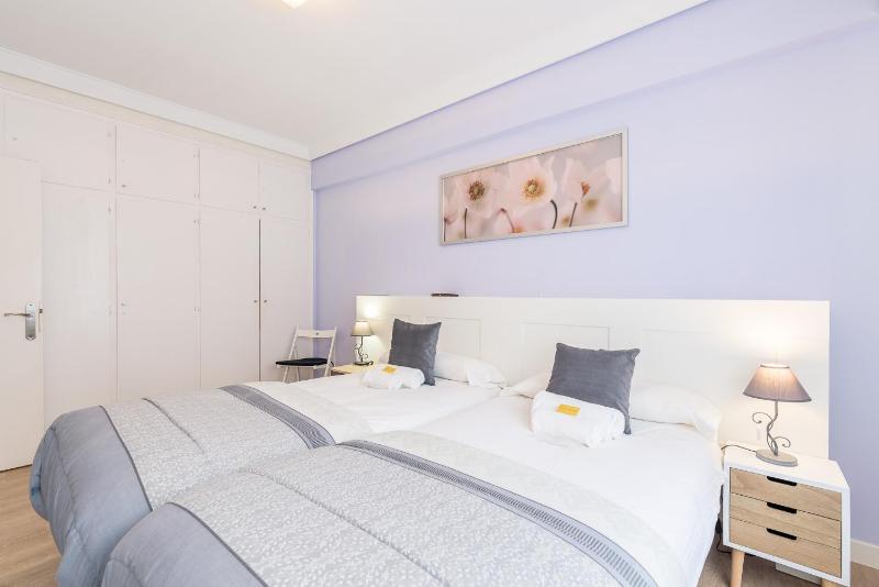 Zurriola - Beachside Comfort - image 6