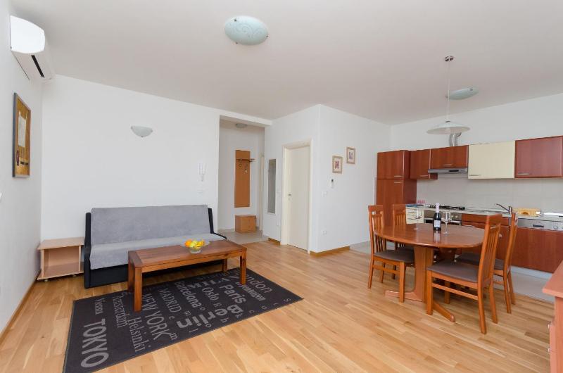 One-Bedroom apartment Standard image 4