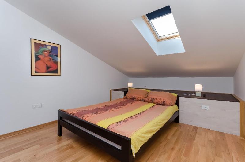 One-Bedroom Apartment image 4