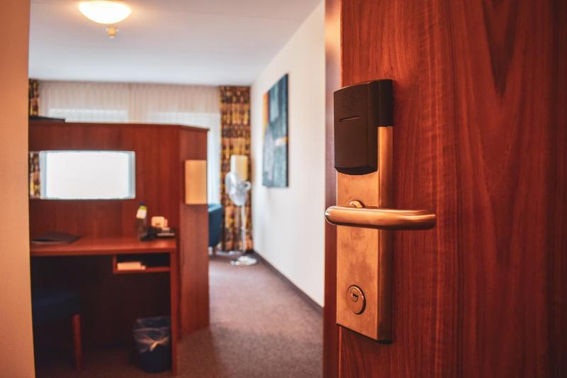 Business Double Room - Non-Smoking image 1
