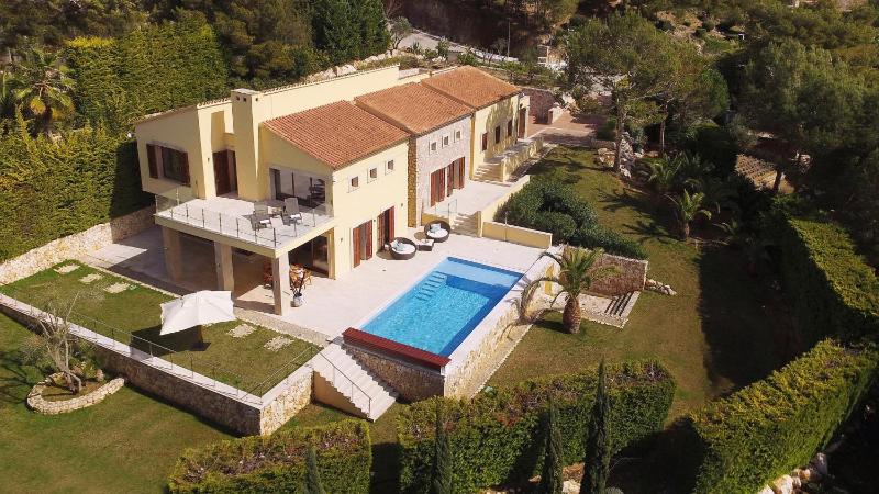Villa image 2