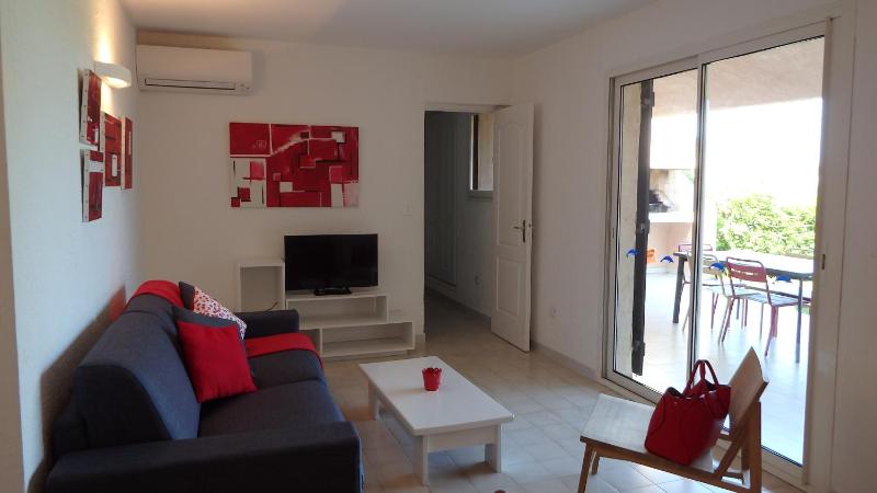 Two-Bedroom Mini Villa with Air Conditioning image 3