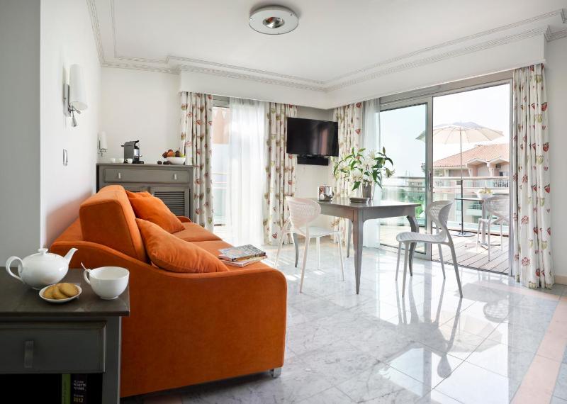 One-Bedroom Apartment (4 Adults) with Spa Access image 3