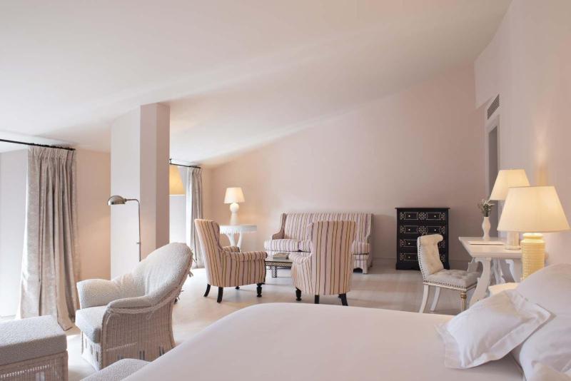 Romantic Penthouse Suite image 3