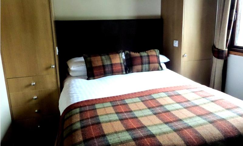 Classic Family Chalet image 4