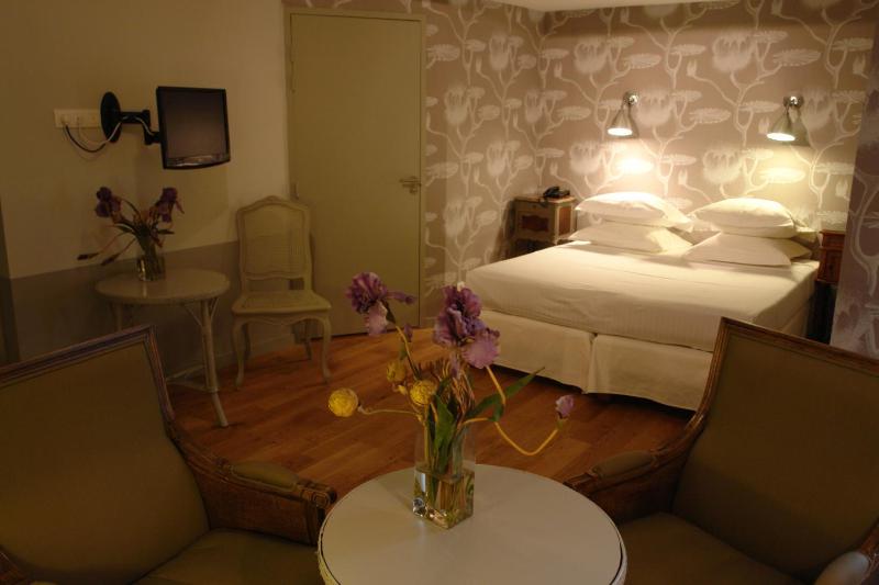 Deluxe Double Room image 3