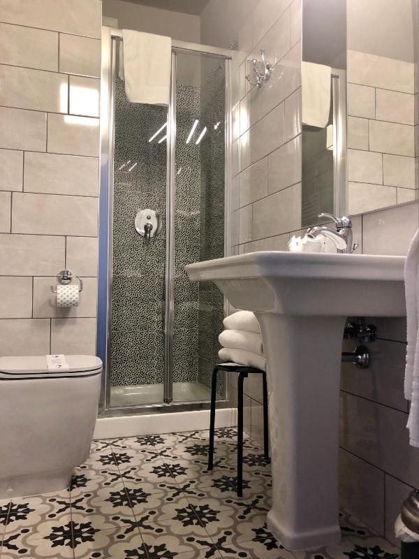 Superior Triple Room image 3