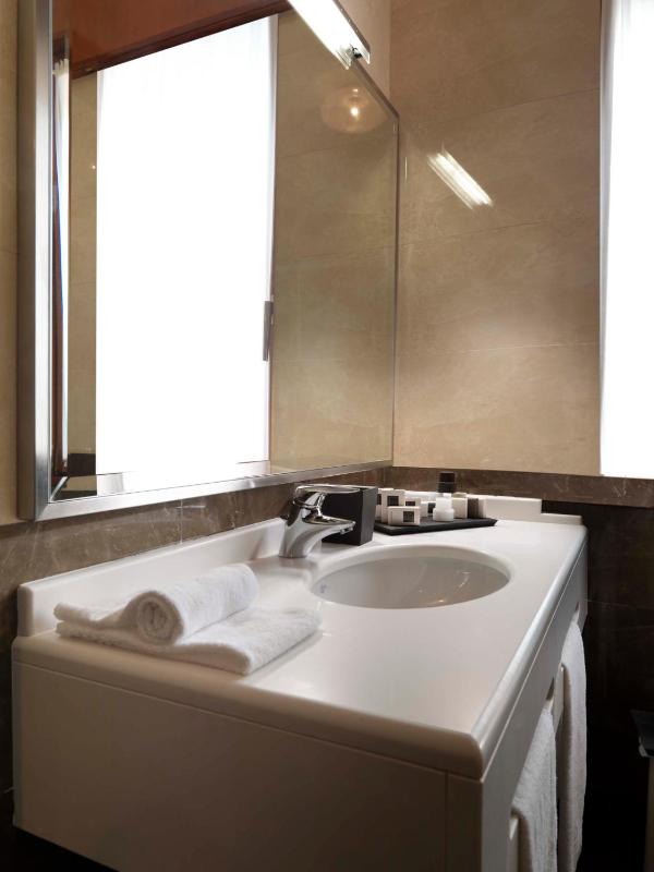 Double Room image 2