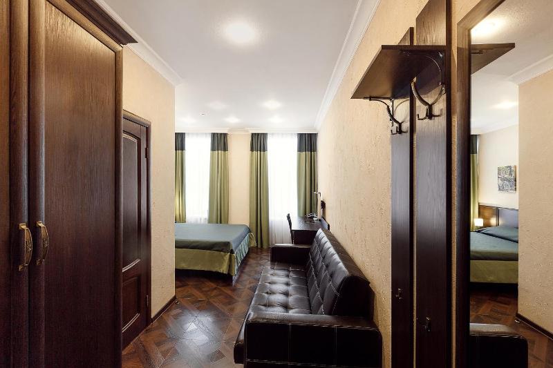 Double Room with Extra Bed image 2