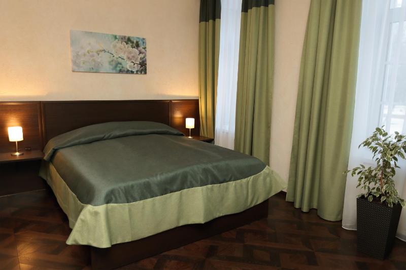 Standard Double Room image 3
